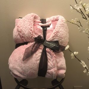 Sak’s Fifth Avenue Plush & Cozy Bathrobe